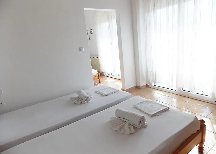 Sgouridis 2* يميناريا